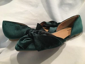 NEW Torrid Plus Size 11WW Green Velvet Twist Bow Flat Sz 11WW New ~ FREE SHIP - Picture 1 of 19