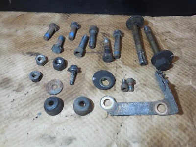 Piezas de herrajes de nudillo delantero izquierdo perno de tuerca 86-89 Mercedes Benz R107 560SL Foto 1 de 4