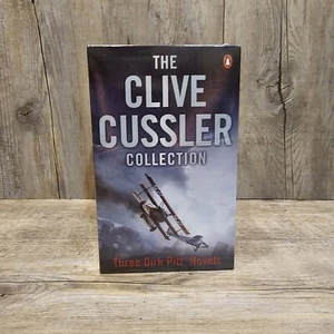 The Clive Cussler Collection: ¡Tres novelas de Dirk Pitt + estuche! Juego de libros PB - Imagen 1 de 2