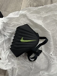 Nike Venturer Sports Performance Black Comfortable Straps DO8356-010 Size Medium - Picture 1 of 3