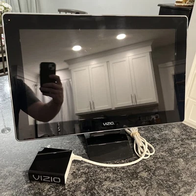 Vizio VM190XVT 19” Edge Lit Razor LED LCD TV Used Tested Works - Image 1 of 3