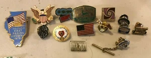 Lote de 12 prendedores vintage John Deere Illinois América bandera de Estados Unidos $ pies Hawaii #2213 - Imagen 1 de 4