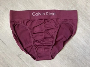 RARE NEW VINTAGE Calvin Klein Men's Seamless Microfiber Brief Red Small U1017 - Picture 1 of 3