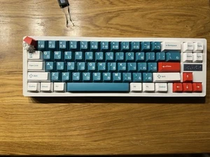 Custom My Hero Academia Mechanical Keyboard – Ikki68 Aurora x Deku Edition - Bild 1 von 5
