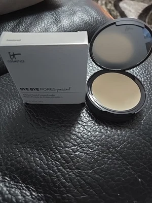 IT BYE BYE PORES Finish Pressed Powder Translucent 9g New Boxed  - Image 1 of 3
