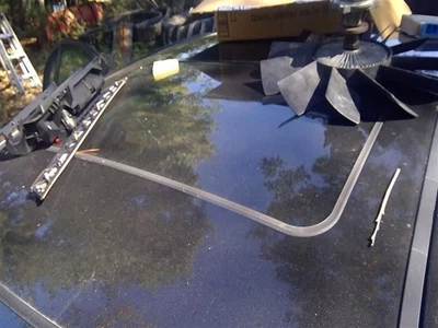 Roof Glass Sedan Canada Market Fits 01-05 BMW 320i 3346950 - Изображение 1 из 3