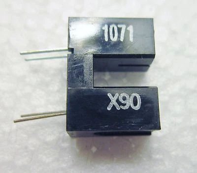 EE-SX1071 OMRON PHOTOMICROSENS TRANSISTOR OPTICAL SWITCHES 5-PC LOT - Image 1 of 3