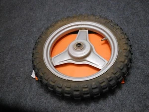 PW50 FRONT WHEEL COMPLETE RIM 10" TIRE GENUINE YAMAHA PW 50 (1981-2024) - Foto 1 di 3