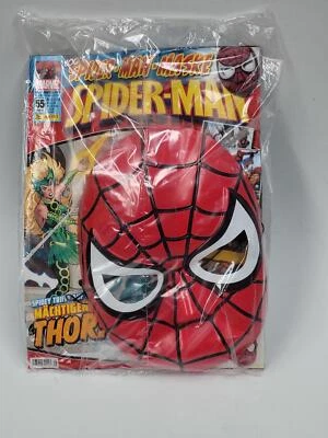 Máscara do Homem-Aranha com 2 pôsteres com álbum de adesivos oficiais FIFA 2012 - Imagem 1 de 2