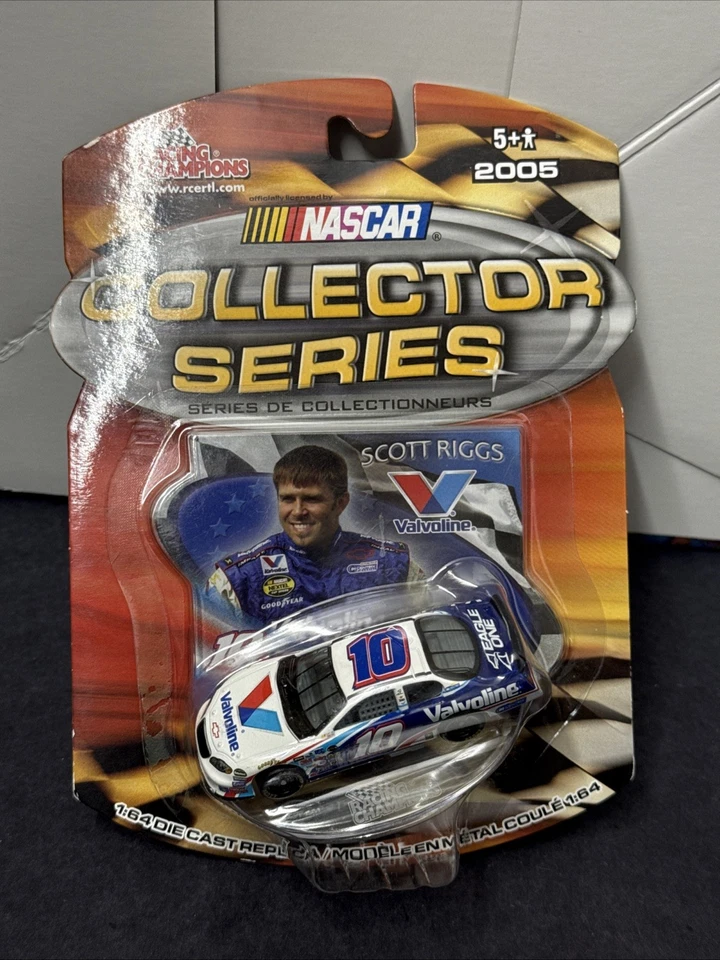 2005 Scott Riggs Valvoline 1:64 NASCAR Racing Champions Collector Series Diecast - Image 1 of 3