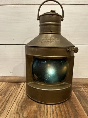 ANTIGUA LINTERNA ESQUINERA MARINA BARCO ESTRIBOR AUTÉNTICO LATÓN Y VIDRIO VERDE SIN RESERVA Foto 1 de 4