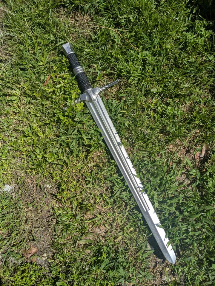 Espada corta estilo brujo de espuma de poliuretano Foto 1 de 4