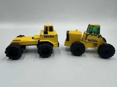 Lot Of 2 Vintage Tonka Yellow Tractor Construction Diecast 1:64 Toy Car 1992 - Image 1 of 4
