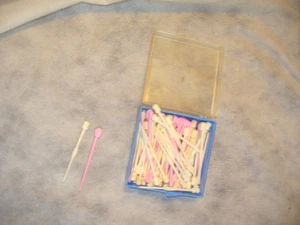¿Palillos de dientes de plástico baquelita rosa y blanco? con estuche de más de 50++ - Imagen 1 de 2