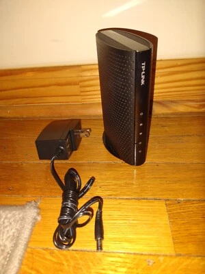 TP-LINK TC-7610 DOCSIS 3.0 High Speed Cable Modem LAN Port & Cable Port - Image 1 of 2