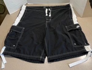Costume da bagno uomo Nike pantaloncini da tavola nero bianco con coulisse, taglia XXL - Foto 1 di 5
