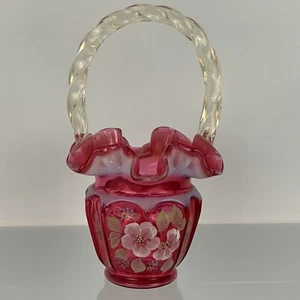 Fenton Cranberry Open-Heard Arches Opalescent Basket 1994 Angie Meeks - Bild 1 von 7