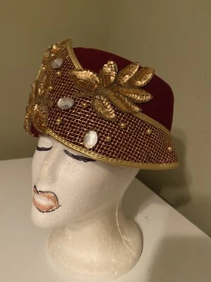 Hermoso sombrero de iglesia de lana borgoña  Foto 1 de 4