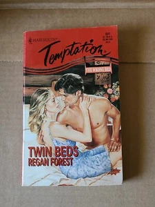 The Wrong Bed Ser.: Twin Beds by Regan Forest (1996, Mass Market) - Imagen 1 de 4