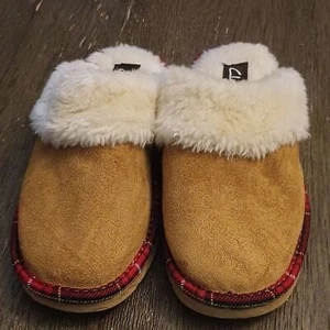 Clarks Shoes Size 7M Tan and White Slip-On Shoes Leather Fuzzy Soft Cozy Casual  - Picture 1 of 8