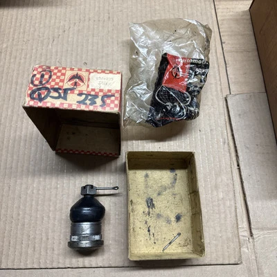 Нижний шаровой шарнир Triumph 2000 новый из старых запасов - Изображение 1 из 4