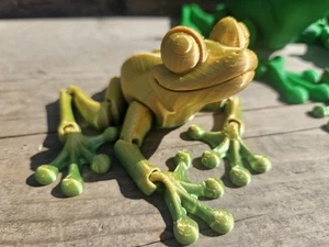 Small 3d Printed Flexible Tree Frogs - Picture 1 of 3