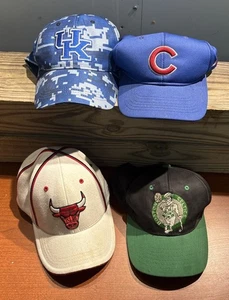 Boston Celtics, Chicago Bulls, Chicago Cubs, UK Wildcats Sport Jugend (4 Hüte) - Bild 1 von 9