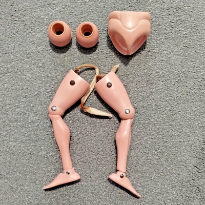 Piezas de carrocería vintage Palitoy Action Man c1970: patas con pies (MSB) Foto 1 de 4