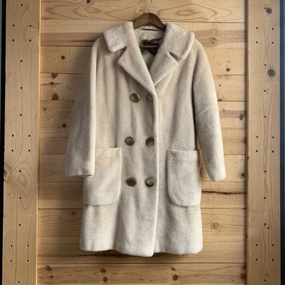 ¿Pequeño vintage para mujer? Abrigo de felpa de doble pecho beige guisante Foto 1 de 4
