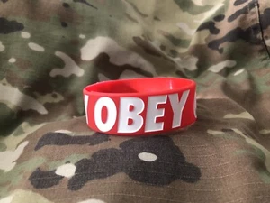 2x OBEY Silikonarmbänder, 1" breit, Veteranen betrieben - Bild 1 von 1