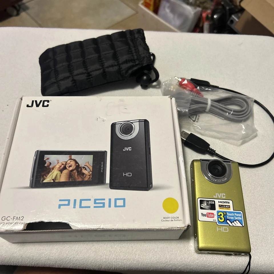 JVC PICSIO GC-FM2YU HD MEMORY DIGITAL CAMCORDER 1080p 5.13 MP  - Image 1 of 4
