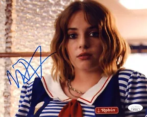 MAYA HAWKE Authentic Hand-Signed "STRANGER THINGS ~ROBIN~" 8x10 Photo (JSA COA) - Picture 1 of 2