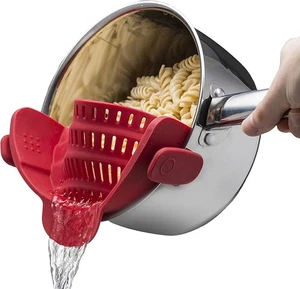 KITCHEN GIZMO SNAP N STRAIN STRAINER CLIP ON SILICONE COLANDER - RED - Picture 1 of 4