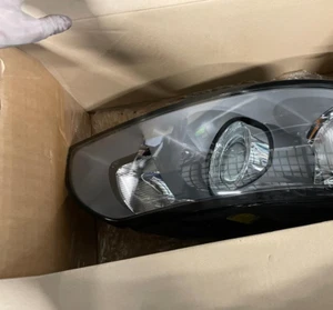 Volvo 30698886 Faro destro Volvo V50. Nuovo e originale - Foto 1 di 4