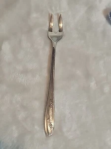 Vintage 1957 Rogers & Bros Lady Fair Pickle Fork 5,5" Argento Internazionale  - Foto 1 di 7