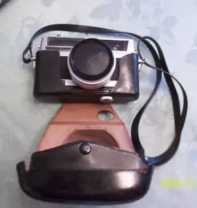 vintage Petri Hi-Lite 2.8 45mm color corrected camera with case - Picture 1 of 10