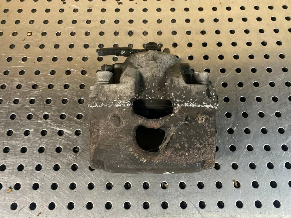 Opel Signum 2.2 Direct Pinza Freno Anteriore Destra - Immagine 1 di 3