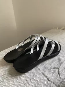 Damen-Sandalen neu im Karton Größe 8 Urlaub Sommer schwarz silber - Bild 1 von 4