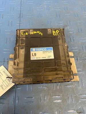 02 KIA SEDONA Motor/motor Brain Box Módulo de Controle Eletrônico Oe# 39110-39600 - Imagem 1 de 4