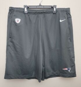 Nike Dri-Fit New England Patriots On Field Coaches Shorts Size XL AO3139 060 New