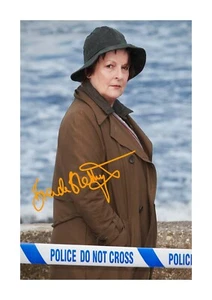 Brenda Blethyn A4 Vera reproduction autograph Vera TV poster and choice of frame - Picture 1 of 6