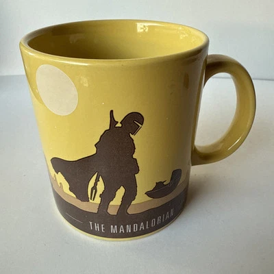 Taza de café The Mandalorian Star Wars amarilla taza grande 20 oz. Foto 1 de 4