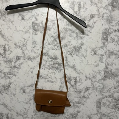 Сумочка через плечо Emp-Orr коричневая с золотой застежкой, хорошее состояние товара - Изображение 1 из 4