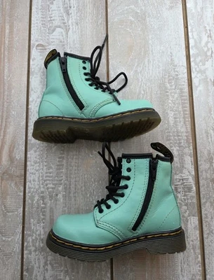 Dr Martens 青少年皮革系带靴薄荷绿色 8Y 码 — 第 1/4 张图片