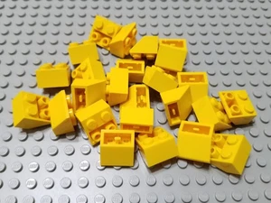 Lego Menge 25 gelbe 2x2 invertierte Steigung Stücke - Bild 1 von 1