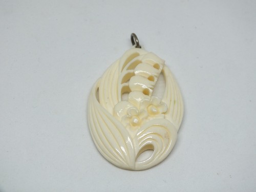 OFF WHITE Ciondolo Da Collezione Plastica Off Texture Floreale Bianco 1 3 4x1 1 4" BELLO