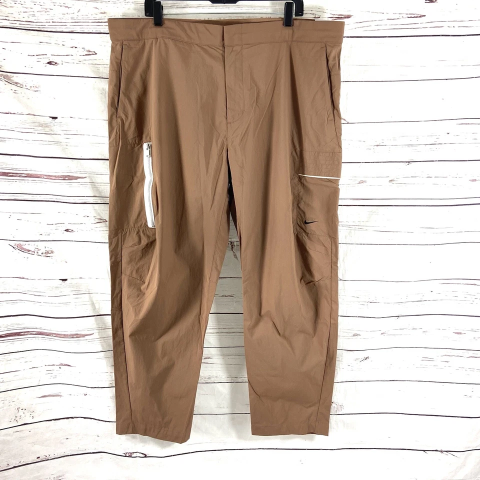 Size 40 Nike Brown Tech Essential Woven Utility Pants Mens Swoosh DM6681-256