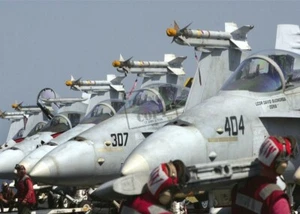 US NAVY USN Aircraft Carrier, USS ABRAHAM LINCOLN (CVN 72) F/A-18C Hornet EF - Picture 1 of 1