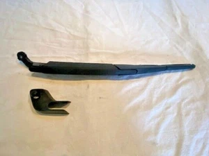 2004-2007 Volvo V70 XC70 OEM Wiper Arm - Picture 1 of 3