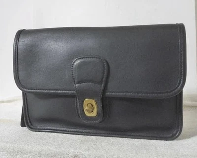 ТРЕНЕР 9832 поворот замок клатч кожаный черный винтажный логотип из Японии - Изображение 1 из 4